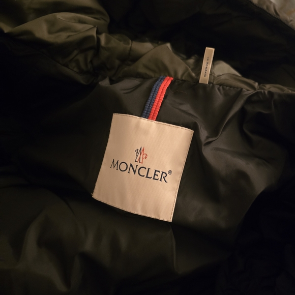 Moncler Dark Green Hooded Puffer Jacket - Picture 6 of 7
